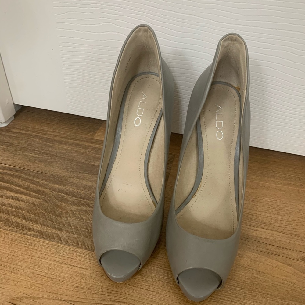 Shoes - Picture 3 of 6